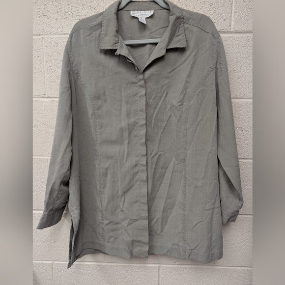 Maggie McNaughton Tops - Maggie McNaughton 1X rayon/polyester blend